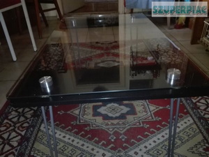 Eladó üveg dohányzó asztal