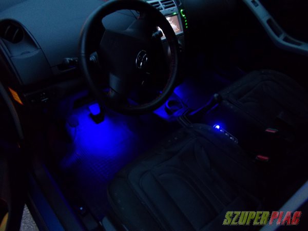 LED-es autóbelső kék hangulatvilágítás