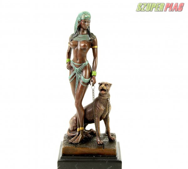 Kleopátra sétáltatja a párducot - bronz szobor
