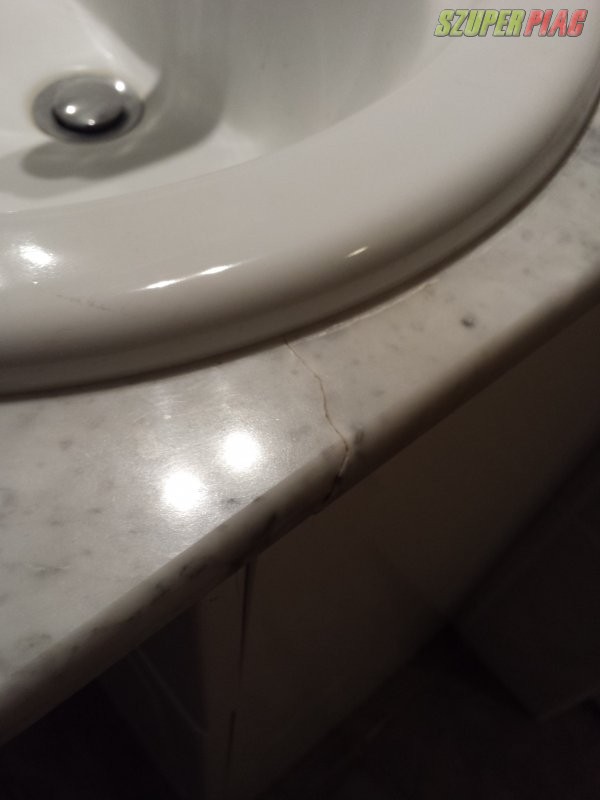 2 részes mosdókagyló alsószekrénnyel tükörrel