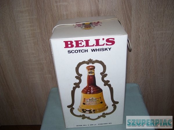 Bell s Blended Scotch Whisky Decanter 75cl - 1970s