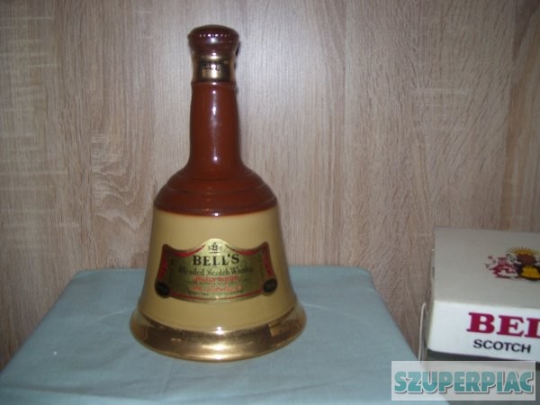 Bell s Blended Scotch Whisky Decanter 75cl - 1970s