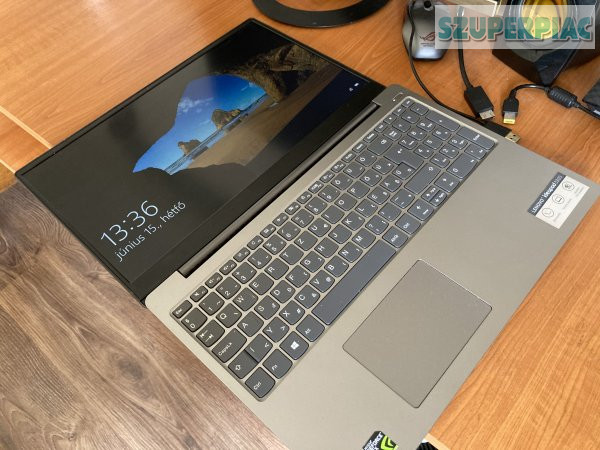 Lenovo IdeaPad 330S 15IKB-GTX 1050 (garancia,  + 512 Gb SSD)