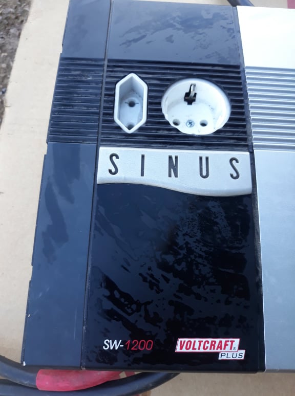 Eladó SINUS áramátalakító