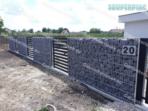 Keskeny gabion kerítés