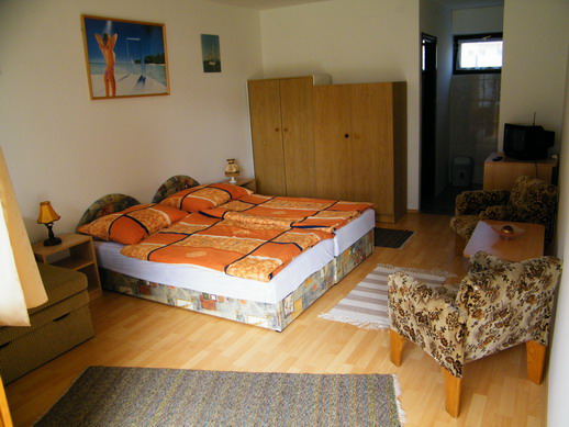 Balatonboglári nyaralás, kedvező ár yachtparty apartmanház