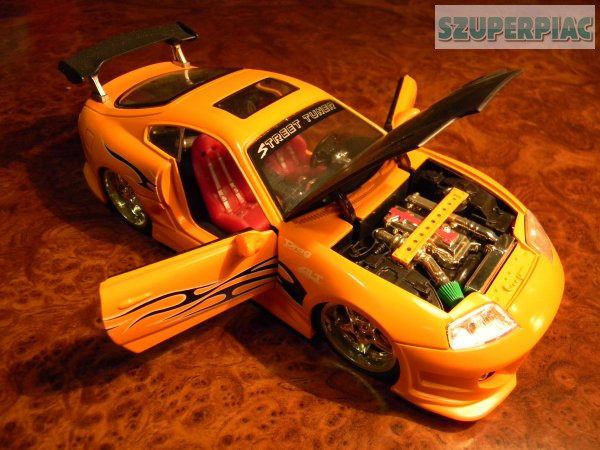 Toyota Supra  fém modellautó    1:24