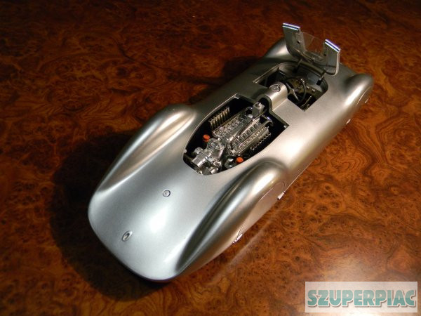 Autounion Typ C World record car fém modell 1:18