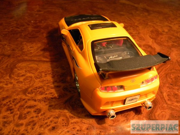 Toyota Supra  fém modellautó    1:24