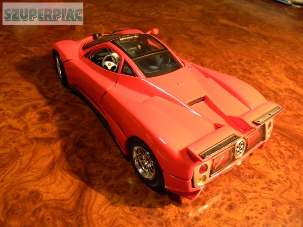 Pagani Zonta C 12 fém modellautó  1:18