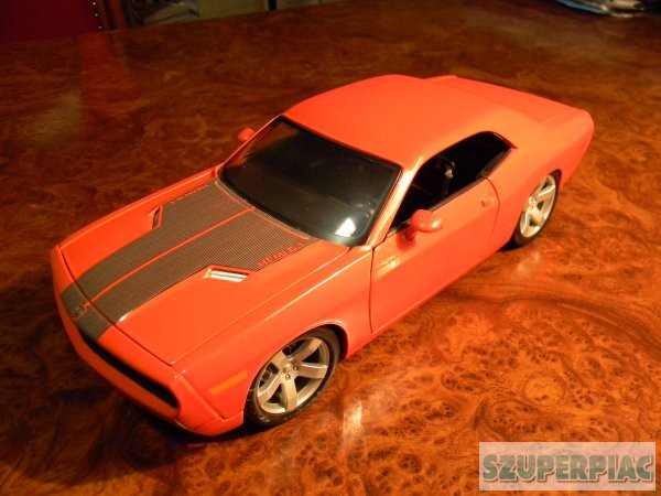 Dodge Challenger Concept 1:18 fém modellautó