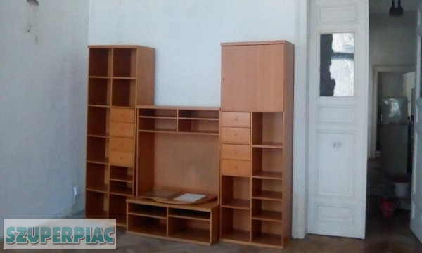 Kiadó egy 13 m2 szoba 85 000 forintért a Thököly úton