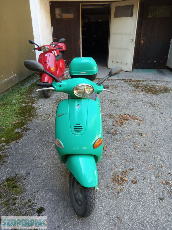 Vespa piaggio Et4 125 régi blokkos