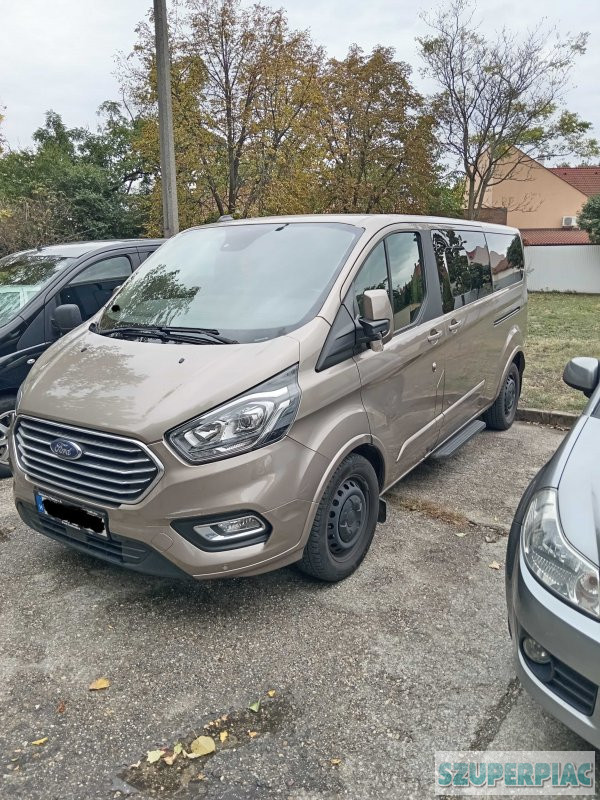 Bérelhető 2020-as évjáratú Ford Tourneo Custom