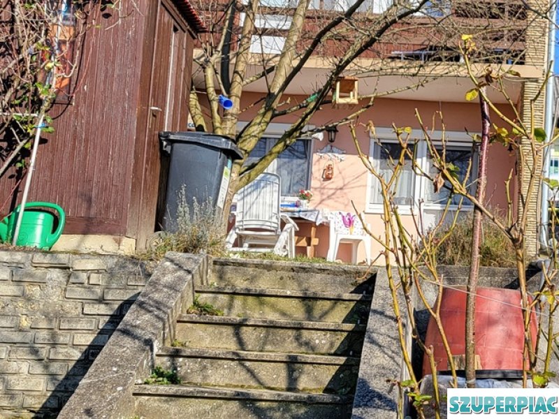 eladó ikerház fele kétszinttel 