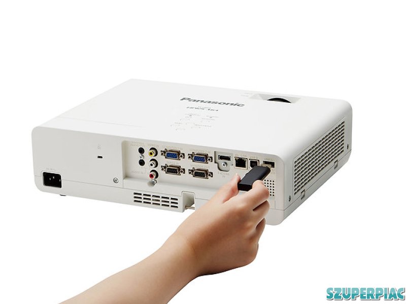 Panasonic PTLW376 projector