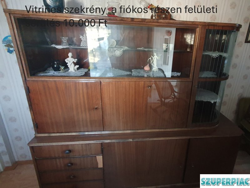 vitrines szekrény