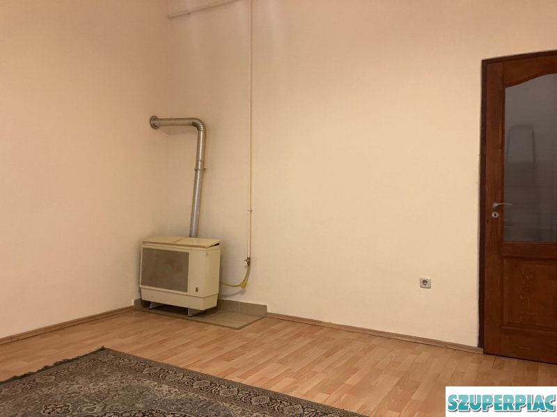 XIII Béke térnél földszinti csendes garzonlakás 31MFt