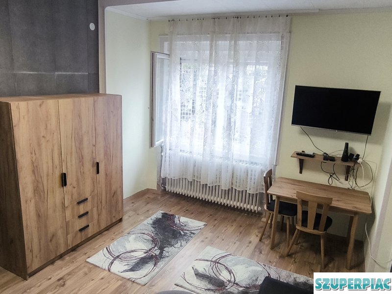 Kiadó frissen felújított 30mes garzonlakás az I kerület szívében