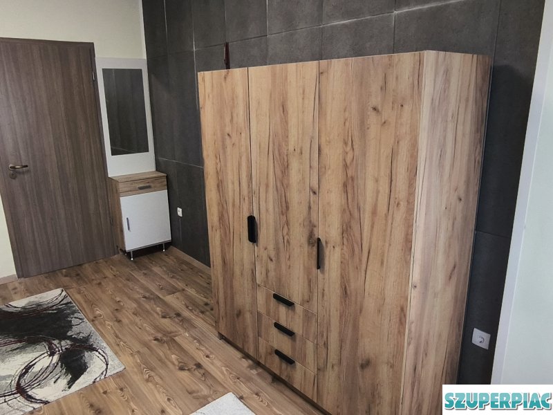 Kiadó frissen felújított 30mes garzonlakás az I kerület szívében