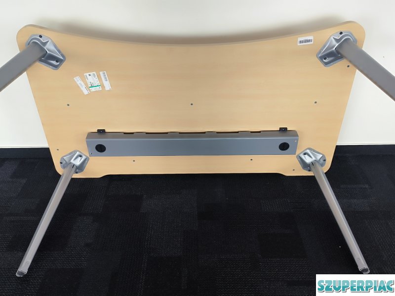 Steelcase Movida íróasztal