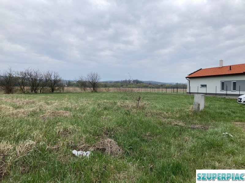 Szántódon Balaton közeli 754 m2es építési telek eladó