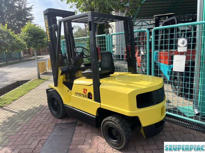 Hyster 32 tonnás targonca V4045