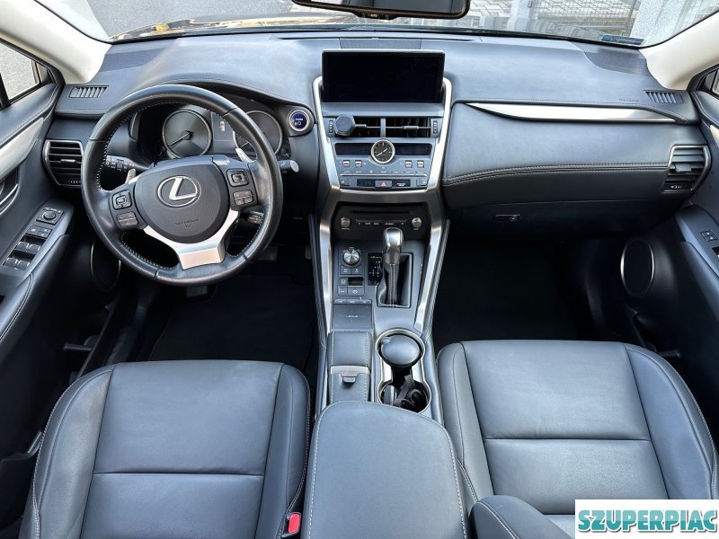 Lexus NX 300h Prestiege Safety CVT Hybrid
