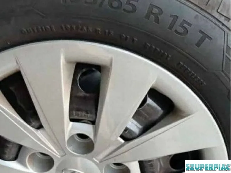HYUNDAI I30 nyári gumi szett