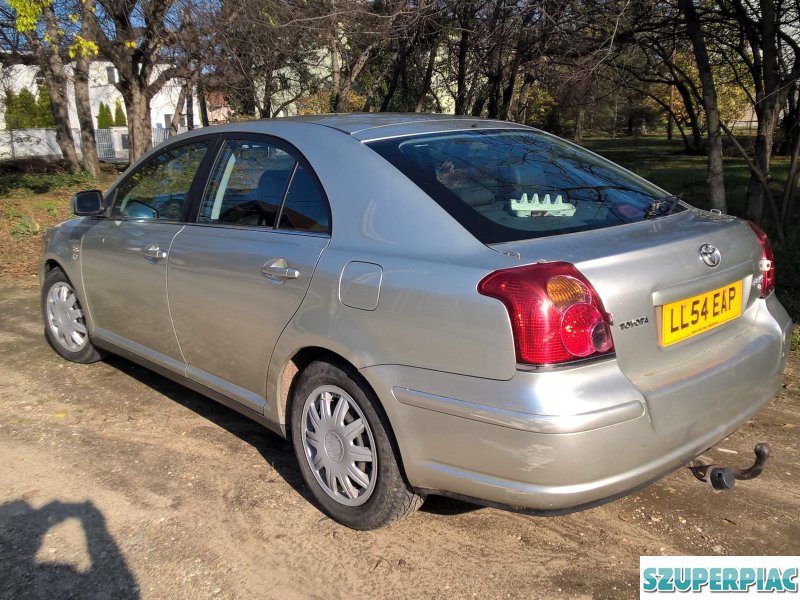 2005ös brit JOBB KORMÁNYOS TOYOTA Avensis 5 ajtós d4d