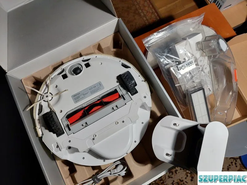 Roborock S5 Max Patika állapot 12000 Ftnyi ÚJ tartozékkal