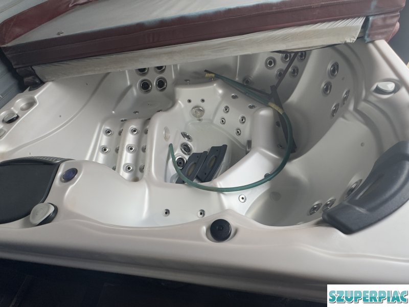Wellis jakuzzi