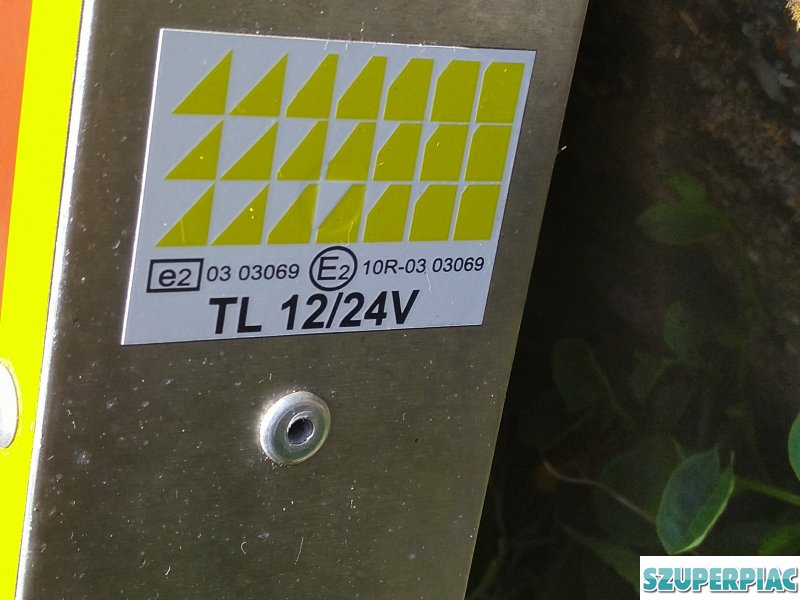 Háromszög LED villogó tábla retro