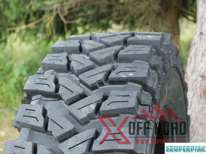 Terepjáró Offroad gumiabroncsok Plus 2 Raptor mintázattal
