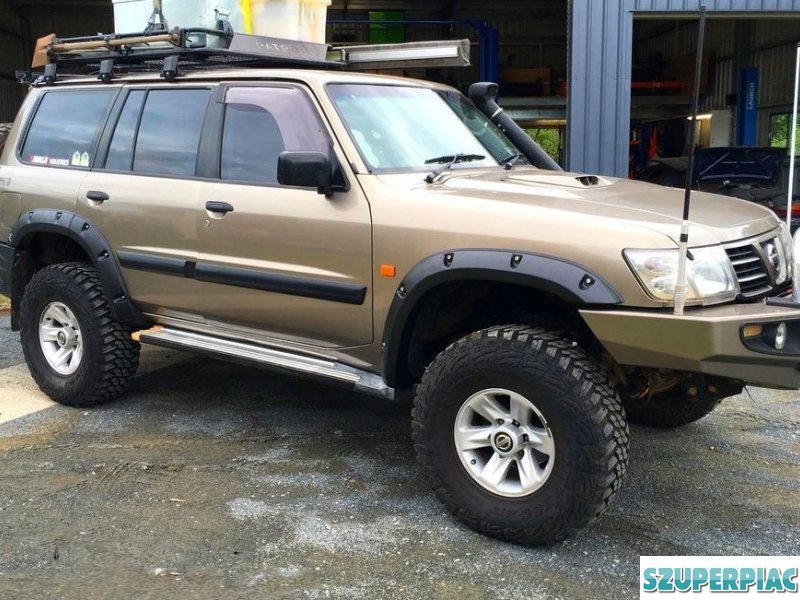 Szélesített sárvédőívek Offroad ABS műanyagból polietilénből
