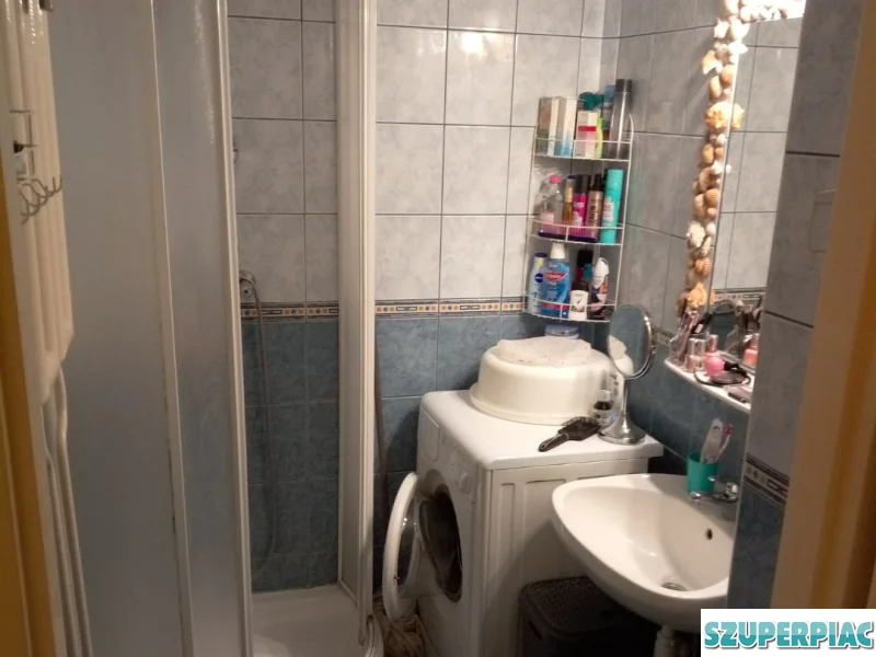 Lakás