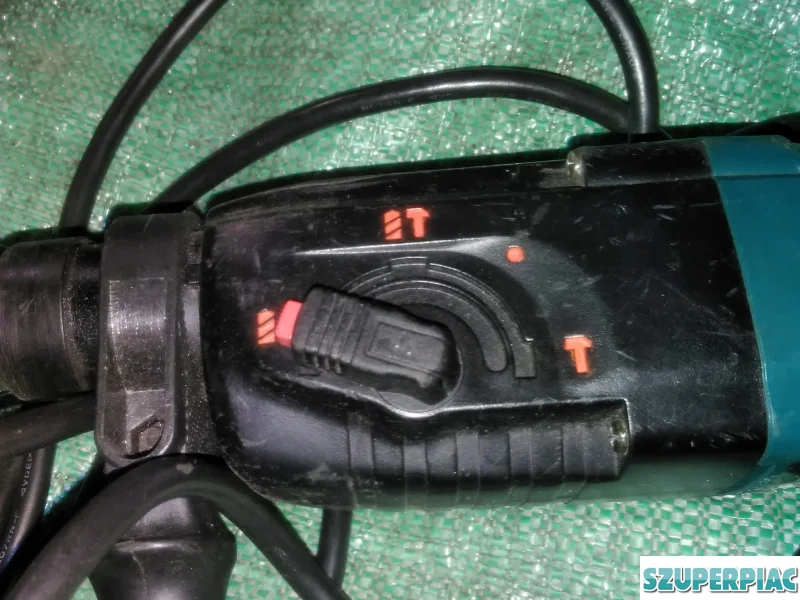 Makita HR2450 ütvefúró
