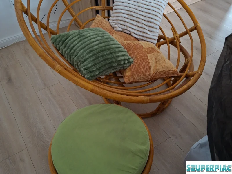 Rattan fotel készlet puffal
