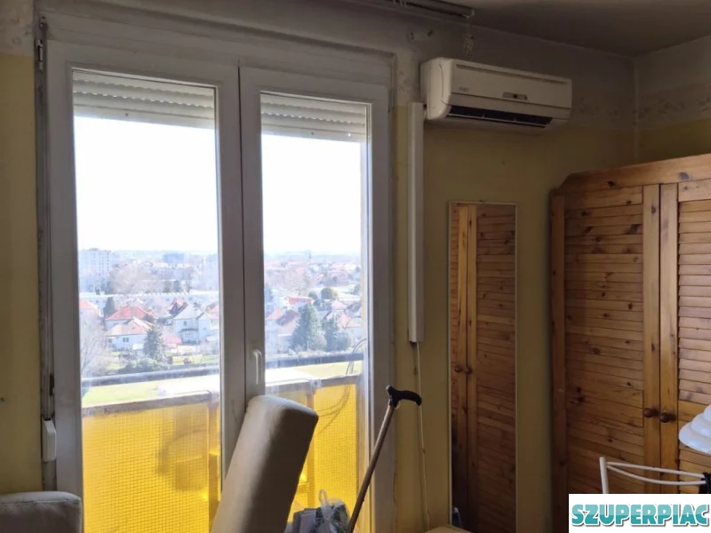 Pécs PTE közvetlen közelében 2 szobás lakás eladó