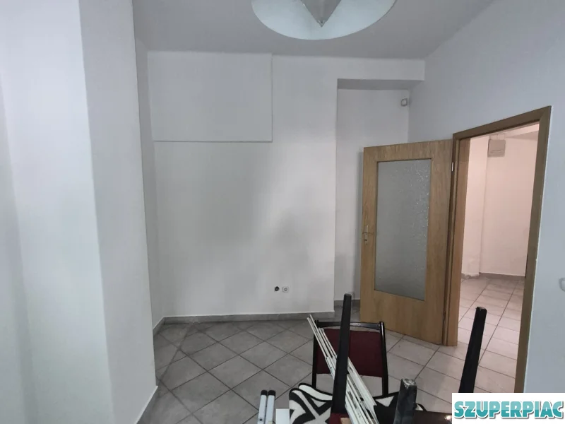 Pécs belvárosában Fszti 2 szobás lakás eladó