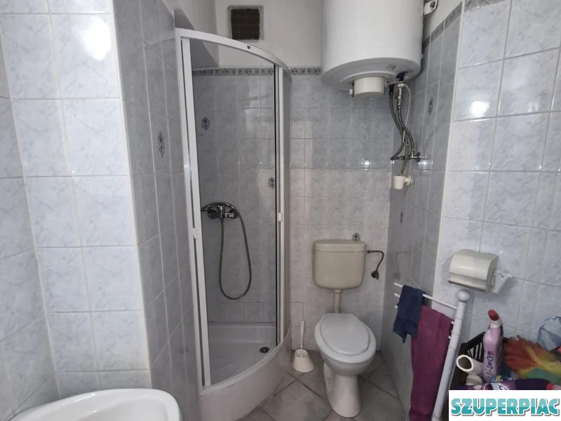 Pécs belvárosában Fszti 2 szobás lakás eladó