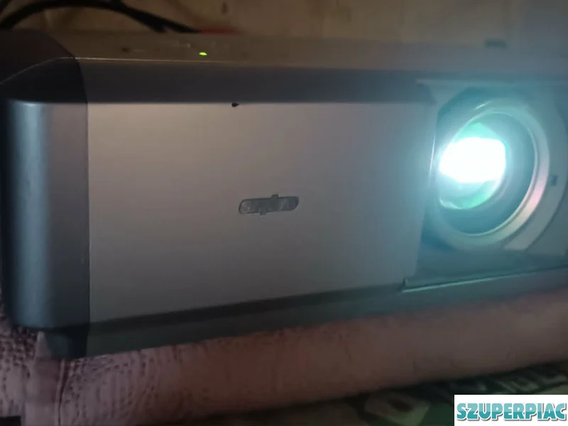 SANYO PLVZ4 Projektor