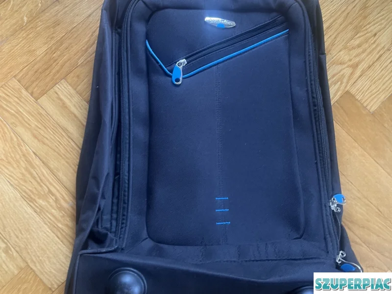 Utazási backpack kerekekkel