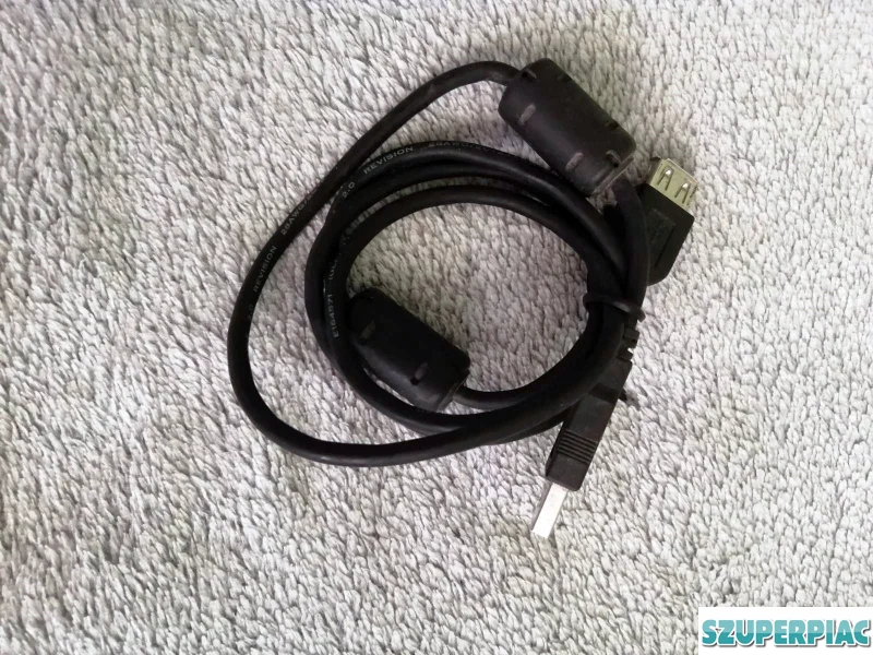 Részben vadonatúj elektronikai kábelekeszközök