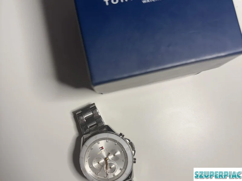 Tommy Hilfiger karóra