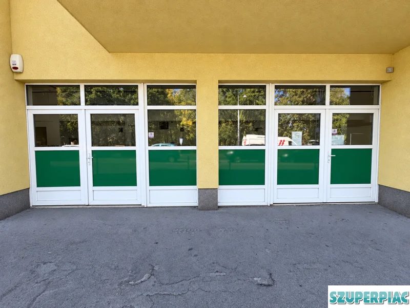 Kiadó üzlet Kőbányán 180 m2 földszint és 160 m2 pince
