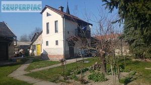 Apostagi ingatlanjainkat cserélnénk egy budapesti házért