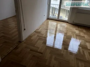 Lépcső,  padló burkolást,  parketta felújítást vállalunk