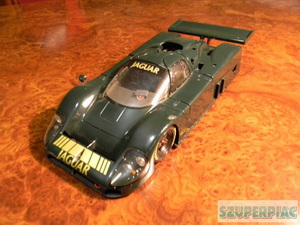 Jaguar XJR 9 modellautó 1:18