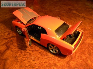 Dodge Challenger Concept 1:18 fém modellautó